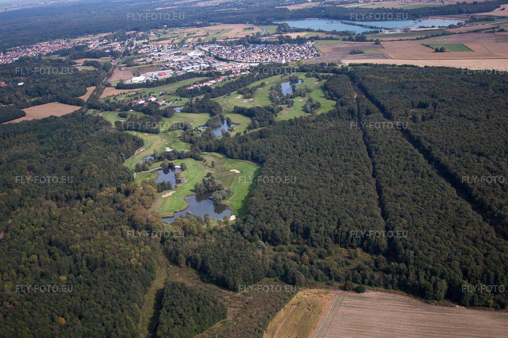 Vue aérienne: Club de golf de Baden-Baden Soufflenheim à Soufflenheim dans le département Bas Rhin, France. Photo: IMG_53514.jpg prise le 30/09/2012 par Werner Riehm/FLY-FOTO.euRésolution de l'original: 4752 x 3168 px