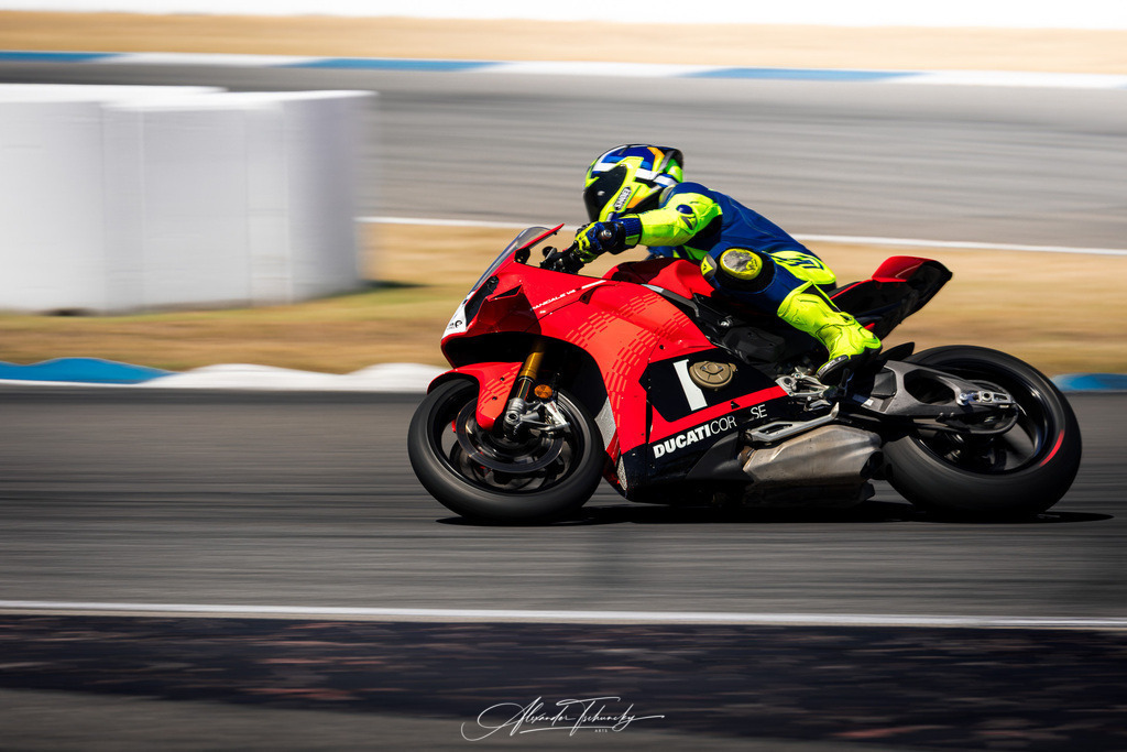 Ducati Trackday Hockenheimring 2026 | Entdecken Sie die faszinierende Welt von Alexander Tschuncky Arts: Kreative Fotografie, atemberaubende Automobilkunst und hochwertiger Bilderdruck. Lassen Sie sich inspirieren! - Realisiert mit Pictrs.com