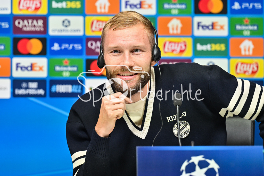 Paphos FC - FC Bayern München | im Bild Konrad LAIMER (FC Bayern Muenchen 27) auf der Pressekonferenz vor dem Spiel in Pafos / Einzelfoto / Freisteller Regionalliga Bayern: FC Bayern Amateure - FC Würzburger Kickers; Grünwalder Stadion am 27.09.2025