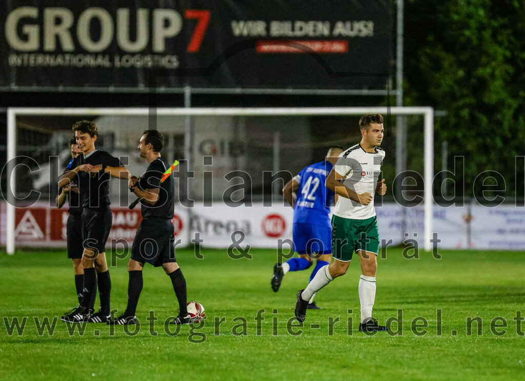 2023-10-13_005_FC_Schwaig_gegen_TSV_Ampfing | Oberding, Deutschland, 13.10.2023:
Fußball, Landesliga Südost 2023 / 2024, 16. Spieltag, FC Schwaig gegen TSV Ampfing, Endergebnis: 3:2

Raffael Ascher (FC Schwaig, #9)

Foto: Christian Riedel / fotografie-riedel.net