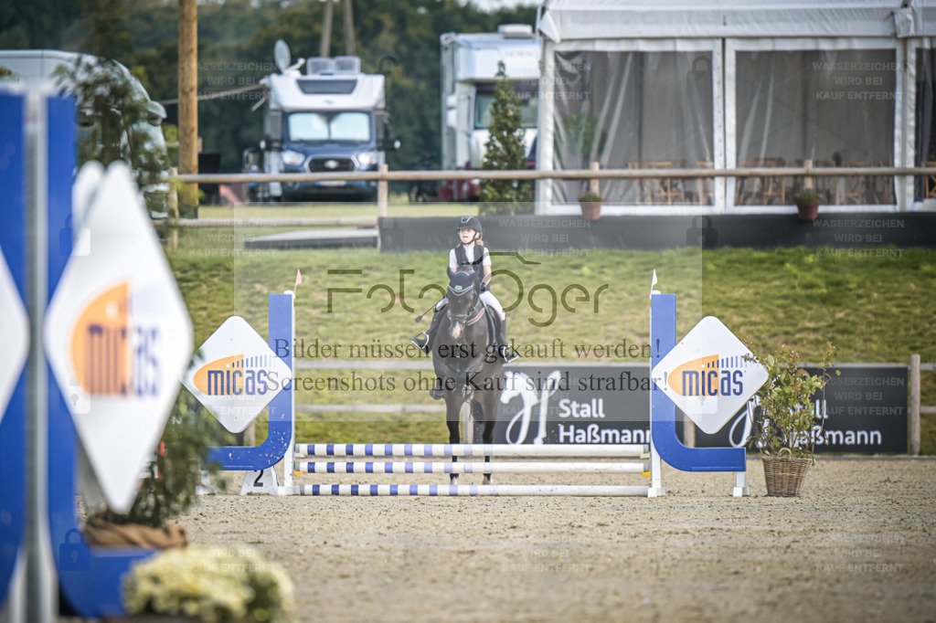 DOS_0322 | Entdecke hochwertige Reitturnierfotos von Foto Oger. Professionell, emotional und authentisch – jetzt Lieblingsmomente im Shop bestellen. - Realisiert mit Pictrs.com