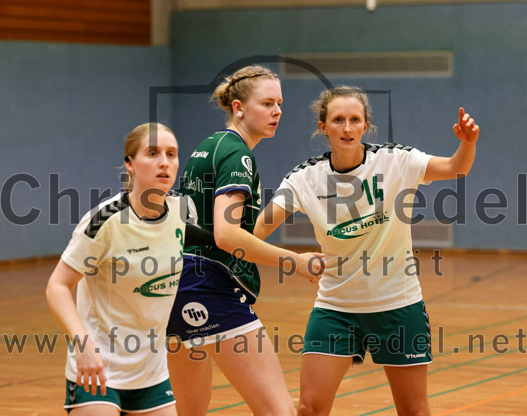 2023-09-16_119_TSV_Vaterstetten_gegen_SV_Muenchen_Laim | Baldham, Deutschland, 16.09.2023:
Handball, Bayernliga Frauen Staffel Süd 2023 / 2024, 1. Spieltag, TSV Vaterstetten gegen SV München Laim, Endergebnis: 23:34

Johanna Bayerlein (TSV Vaterstetten, #3), Valerie Graf (TSV Vaterstetten, #14)

Foto: Christian Riedel / fotografie-riedel.net