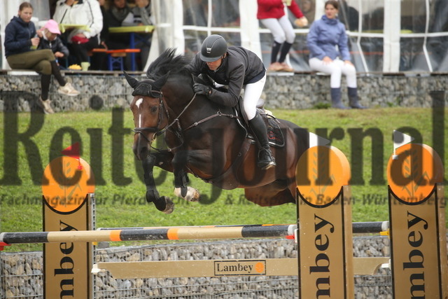 Villingendorf_2022_Prfg.Nr.08_zwei Phasen_Springprfg.Kl.M_Youngster_Jochen Teufel_Hardy T (7) | Alle Fotos der Reiterjournal Fotografin Doris Matthaes im Reiterjournal Online-Fotoshop. - Realisiert mit Pictrs.com