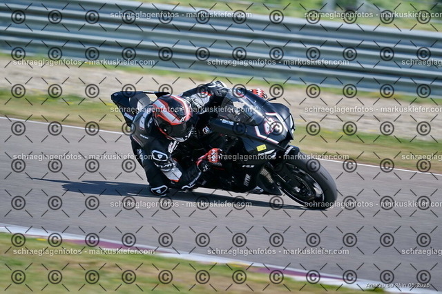 26BT02-0577 | markuskiefer.com - Realisiert mit Pictrs.com
