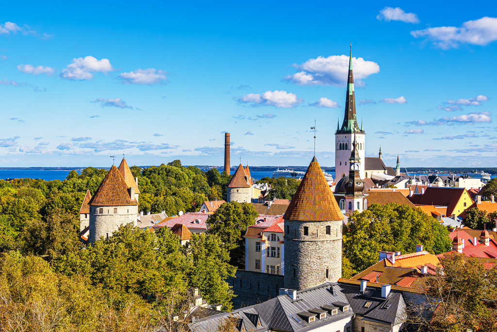 Blick vom Domberg auf die Unterstadt von Tallinn, Estland | Blick vom Domberg auf die Unterstadt von Tallinn, Estland.