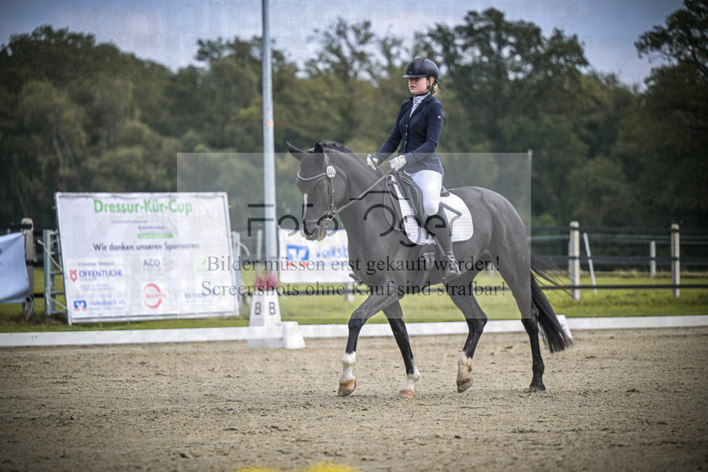 DOS_B580 | Entdecke hochwertige Reitturnierfotos von Foto Oger. Professionell, emotional und authentisch – jetzt Lieblingsmomente im Shop bestellen.Deutschlandweite Turnierfotografie. - Realisiert mit Pictrs.com