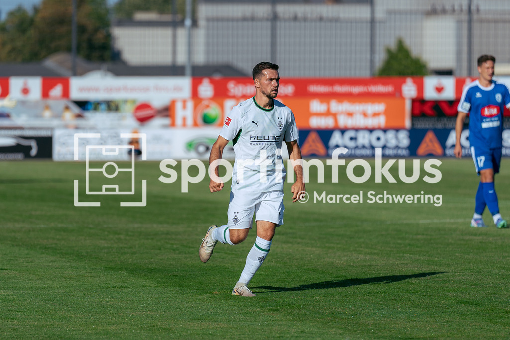 SSVg Velbert 02 – Borussia Mönchengladbach | Kevin Stöger (Borussia Mönchengladbach). Testspiel zwischen der SSVg Velbert 02 und Borussia Mönchengladbach in Velbert, 12.08.2026. Endstand: 0:8. sportimfokus / Marcel Schwering - Realisiert mit Pictrs.com