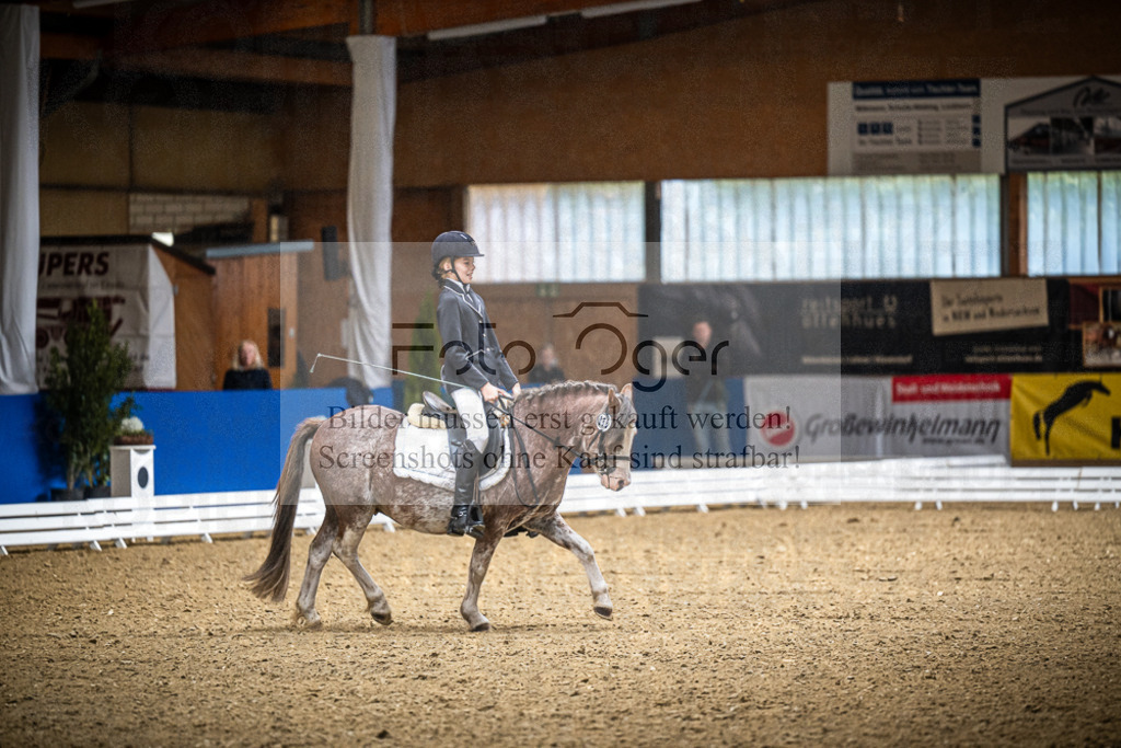 DOS_0718 | Entdecke hochwertige Reitturnierfotos von Foto Oger. Professionell, emotional und authentisch – jetzt Lieblingsmomente im Shop bestellen.Deutschlandweite Turnierfotografie. - Realisiert mit Pictrs.com
