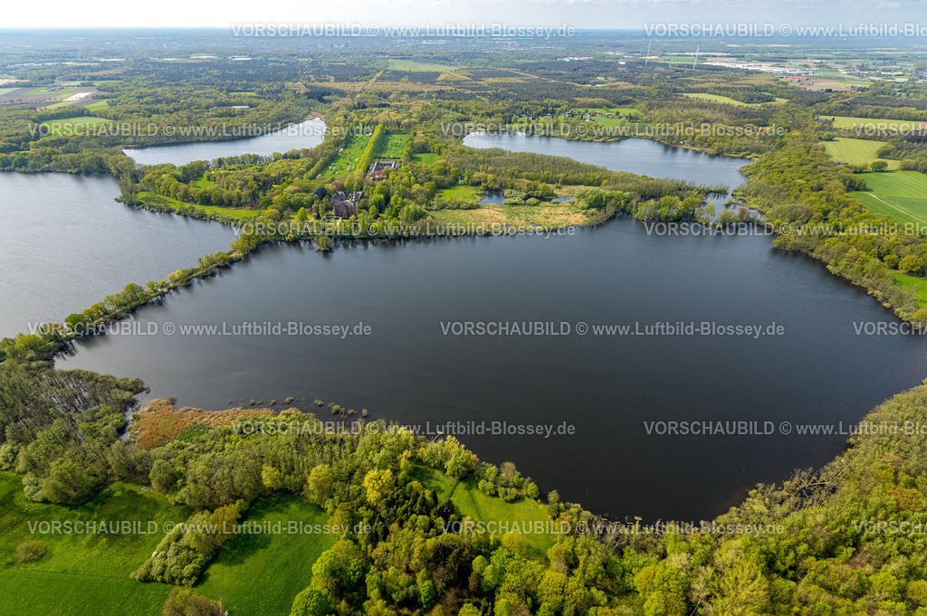 Nettetal240402964KrickenbeckerSeen | Luftbild, Schloss Krickenbeck an den Krickenbecker Seen, Naturschutzgebiet umgeben von Seen und Waldgebiet, Leuth, Nettetal, Niederrhein, Nordrhein-Westfalen, Deutschland