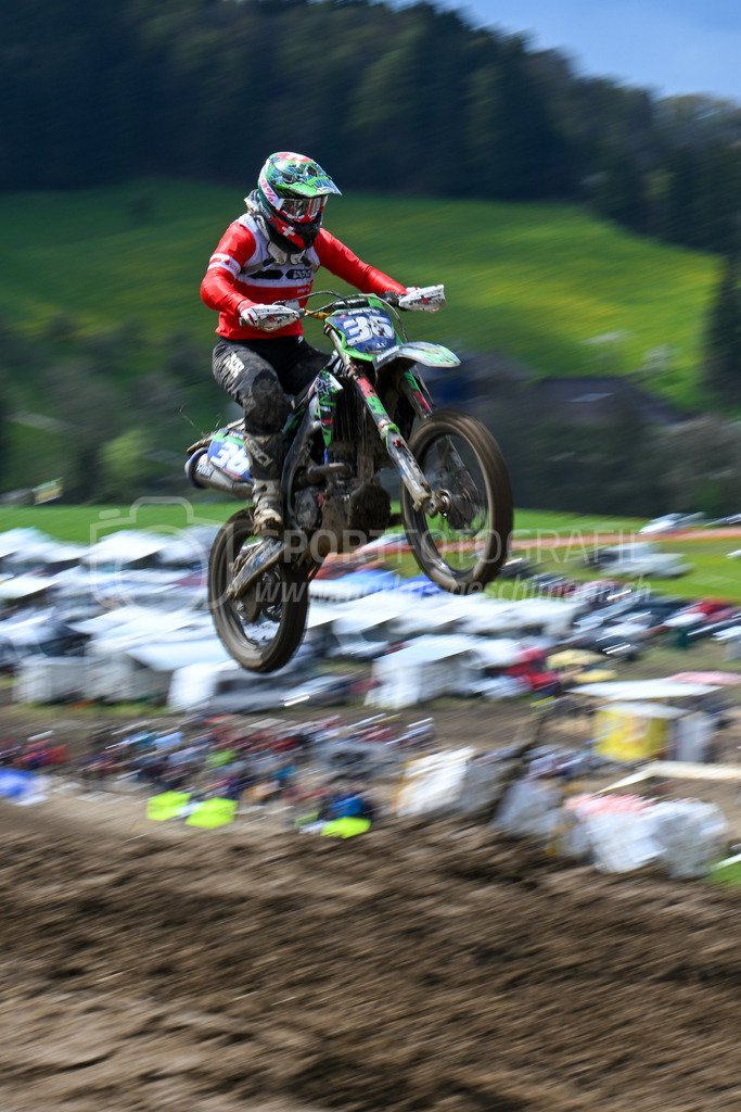 Motocross Schlatt bei Winterthur - 29. April 2023 | #36 Kunz Fabian aus Muenchwilen (CH) auf Kawasaki in der Kategorie Hobby Open am Motocross Schlatt bei Winterthur, 29. April 2023.
Instagram: @mx_schlatt | @mc_wila | @sam_schweiz
Bild: Sportfotografie Markus Aeschimann | www.markus-aeschimann.ch - Realisiert mit Pictrs.com