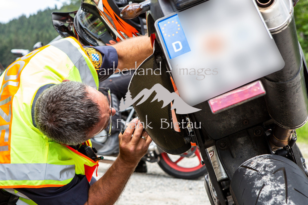 16062018-fb-0918 | Gemeisame Zusammenarbeit der Deutschen und Tschechischen Polizei bei Verkehrskontroole im Arbergebiet
