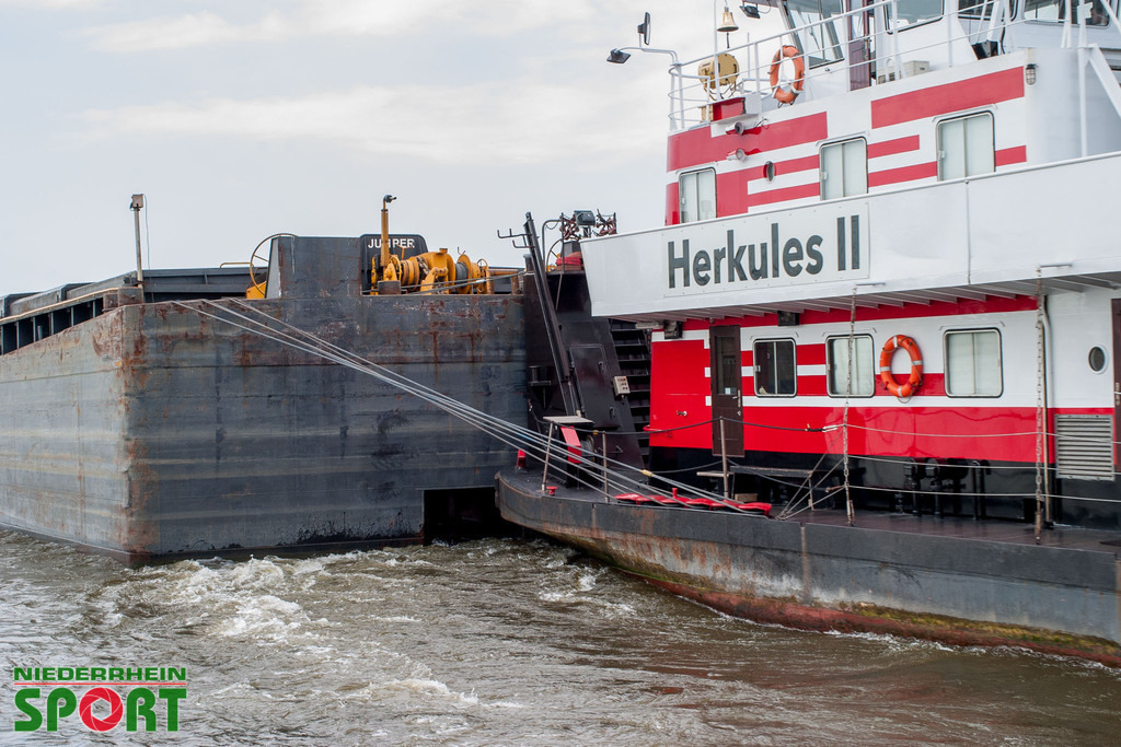 Rheinfaehre_OrsoyWalsum_290722_04 | Bildergalerie von Sport-Ereignissen aber auch von weiteren spannenden Dingen - nicht nur vom Niederrhein. In Anlehnung an den bekannten Spruch von Hanns Dieter Hüsch heißt das Motto: "Niederrhein ist überall".  - Realisiert mit Pictrs.com