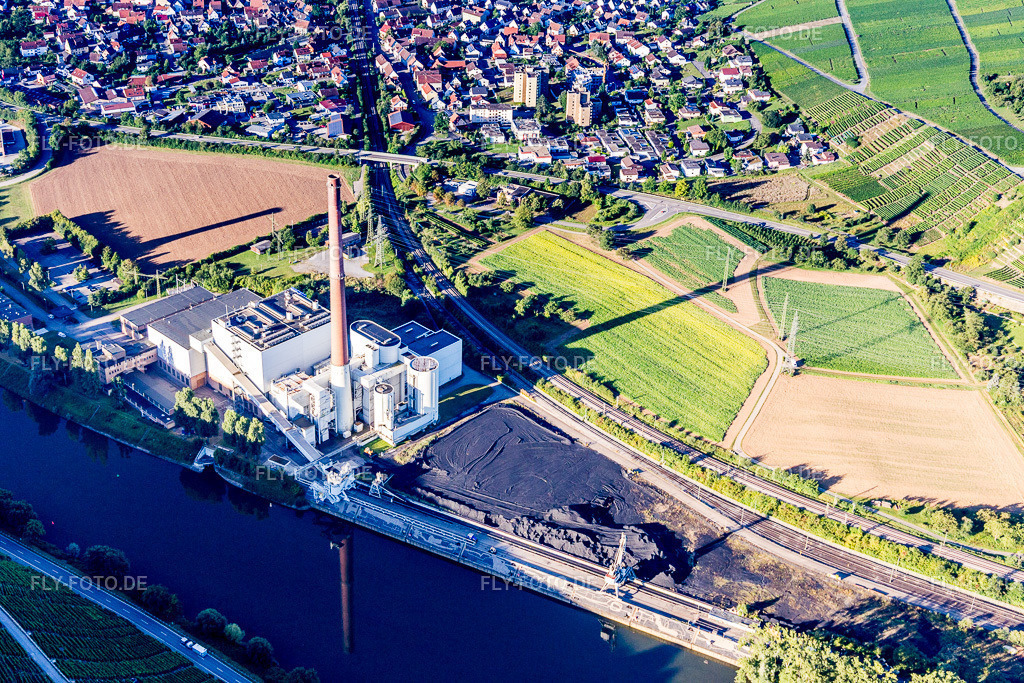 Dorfkern und Kraftwerk Walheim (EnBW)  an den Fluß- Uferbereichen des Neckar | Luftbild: Dorfkern und Kraftwerk Walheim (EnBW)  an den Fluß- Uferbereichen des Neckar in Walheim im Bundesland Baden-Württemberg in Deutschland. Foto: IMG_093805.jpg vom 23.08.2016 durch Werner Riehm/FLY-FOTO.de - Realisiert mit Pictrs.com