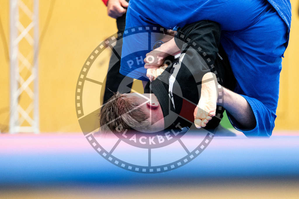 20231118PBB11346 | Fighters compete during the AJP Tour 600 Frankfurt Championship in Frankfurt/Main, Germany, on November 18, 2023.