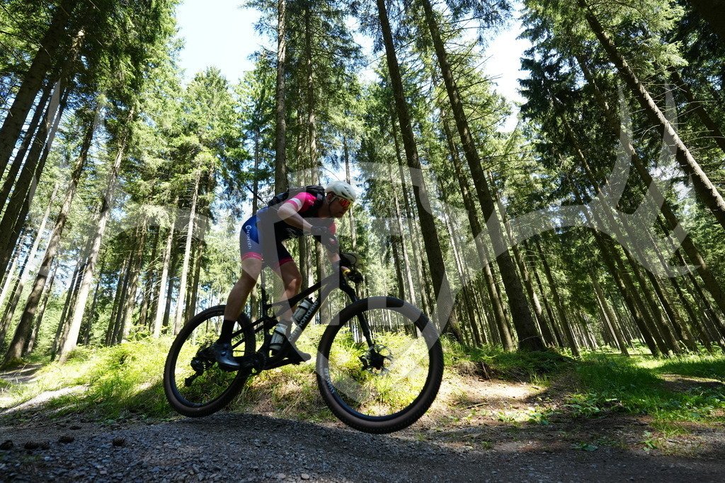 FC100881 | Fotogalerie der Treibjagd im Dunkelwald - Dein MTB Etappenrennen im Erzgebirge - Realisiert mit Pictrs.com