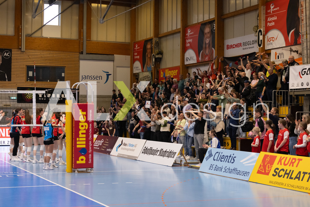 Volleyball I Frauen I Saison 2025-2026 I Volleyball NLA | Women I 1/2 Finals I  VC Kanti Schaffhausen - Sm'Aesch Pfeffingen I 22.03.2026 | Jubel zum Sieg von VC Kanti Schaffhausen - Realisiert mit Pictrs.com