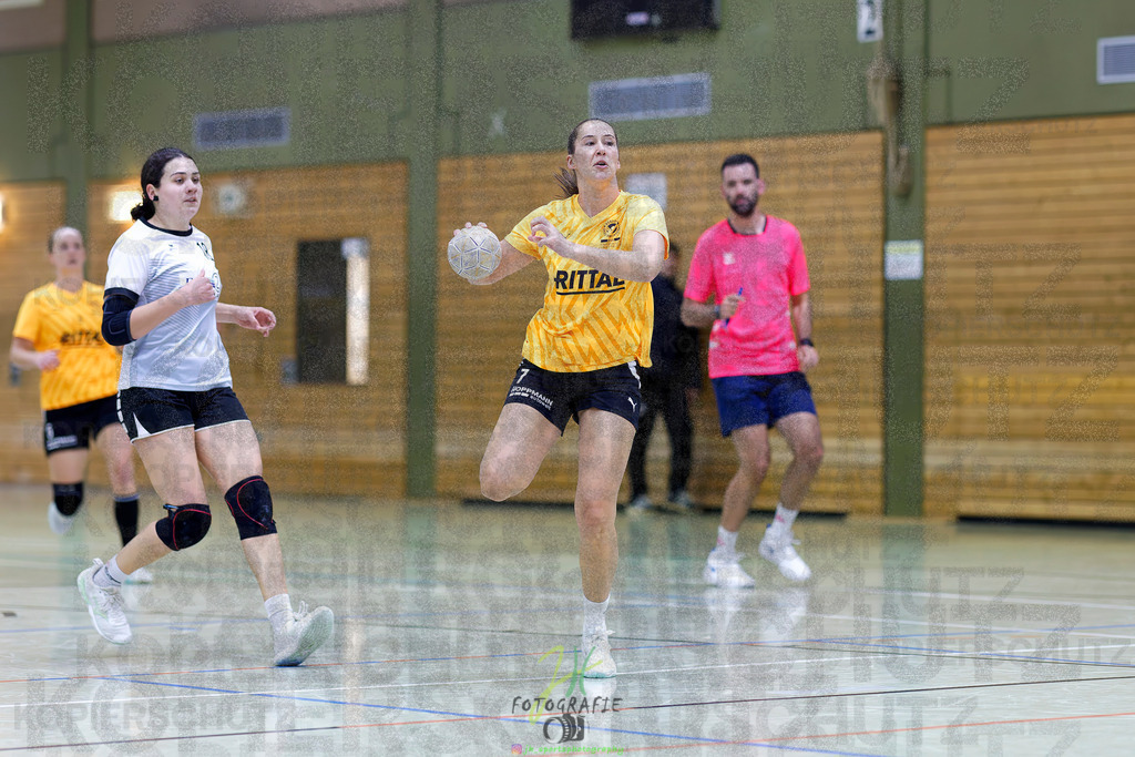 Frauen Oberliga Mitte (HHV); HSG Eibelshausen/Ewersbach - HSG Linden | Frauen Oberliga Mitte (HHV); HSG Eibelshausen/Ewersbach - HSG Linden am 15.11.2025 in Eibelshausen (Holderberghalle)Photo © 2025 - Jörg Heinrich - Realisiert mit Pictrs.com