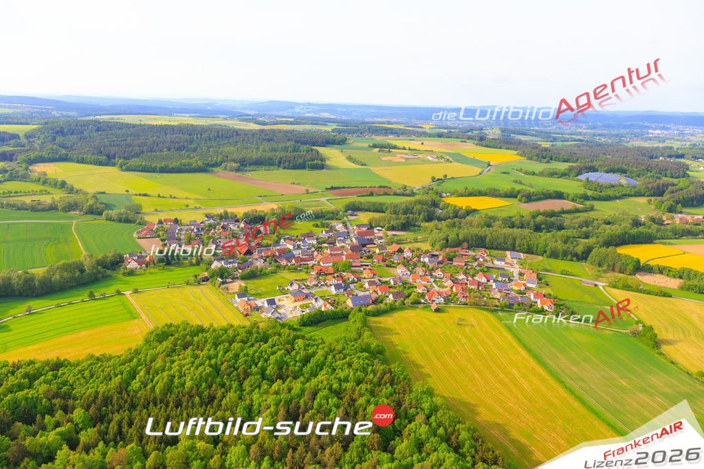 Die Luftaufnahme Heubsch - Kasendorf wurde vom UL-Flugzeug (keine Drohne) aus fotografiert.Hohe Druck- Auflösung-die Geschenkidee!