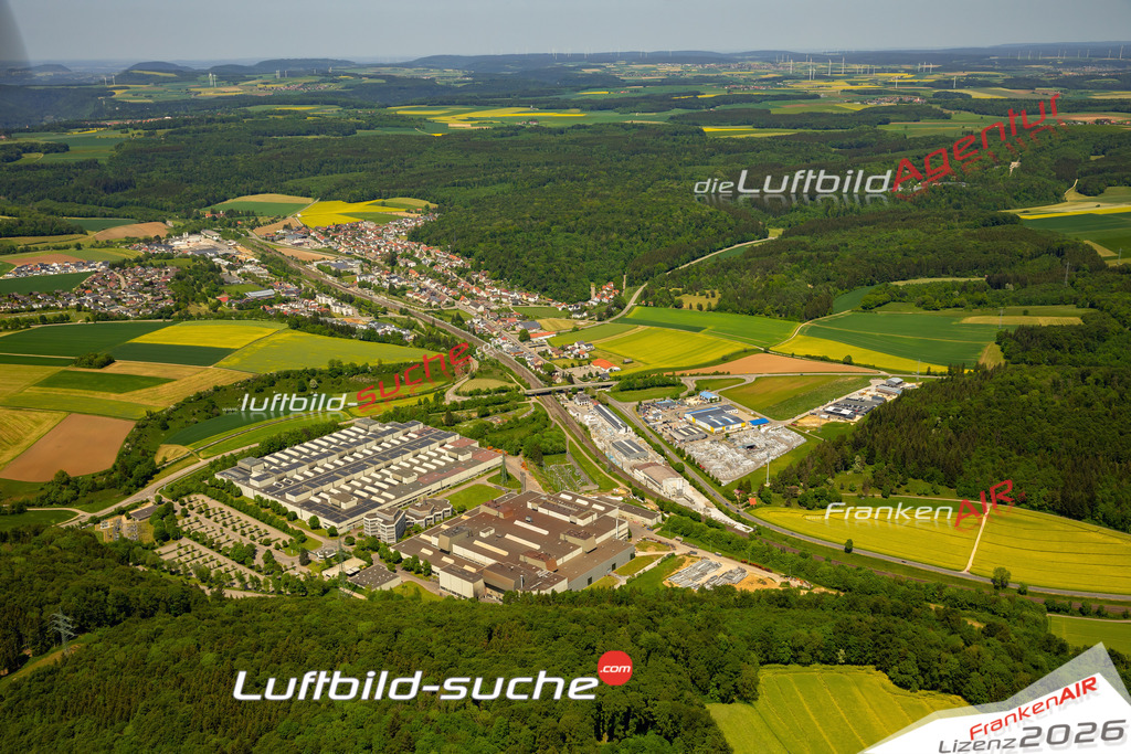 Das Luftbild zeigt  Amstetten - Die Luftaufnahme wurde 2023 vom UL-Flugzeug aus erstellt ( keine Drohne ) - Hochauflösende Luftaufnahme - Für grossformatige Ausdrucke geeignet. Die Geschenkidee !Mit Lizenz und Bildrechte bestellbar