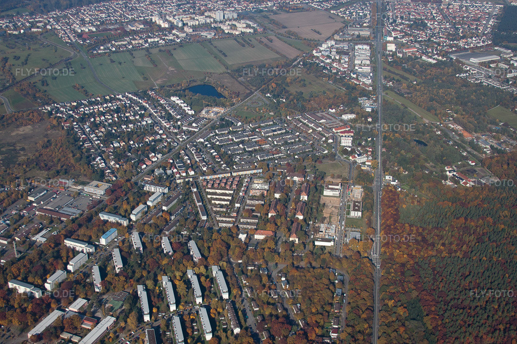 Luftbild: Ortsansicht im Ortsteil Neureut in Karlsruhe im Bundesland Baden-Württemberg in Deutschland. Foto: IMG_35186.jpg vom 31.10.2010 durch Werner Riehm/FLY-FOTO.de