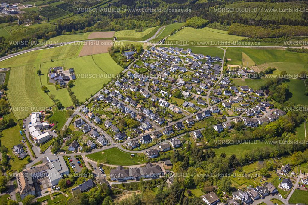 Schmallenberg230506135BadFredeburg | Luftbild, Baustelle und Neubau der Umgehungsstraße L776n, Wohnsiedlung, Fredeburg, Schmallenberg, Sauerland, Nordrhein-Westfalen, Deutschland