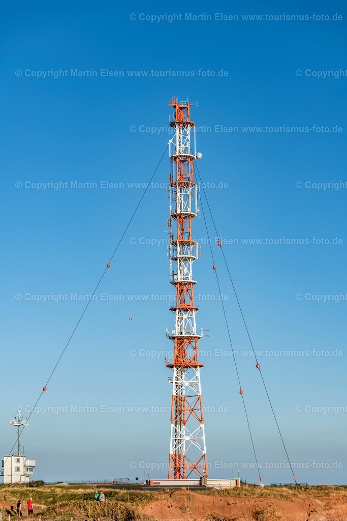 Helgoland Fernmeldeturm_ELS_2390030818 | Helgoland - Aufnahmedatum: 31.07.2018, Aufnahmehöhe:  m, Koordinaten:  - , Bildgröße: 5359 x  8038 Pixel - Copyright 2018 by Martin Elsen, Kontakt: Tel.: +49 157 74581206, E-Mail: info@schoenes-foto.deSchlagwörter:Schleswig-Holstein,Landkreis Pinneberg,Düne,Hochseeinsel,Börteboote,Meer,Küste,Halunder,Oberland,Unterland,Strand,Seehunde,Robben,Lange Anna,Felsen,Roter Felsen,Luftbild,Luftbilder,Bastölpel - Realisiert mit Pictrs.com