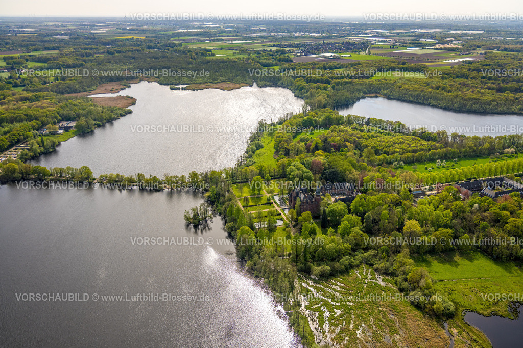 Nettetal240403074KrickenbeckerSeen | Luftbild, Schloss Krickenbeck an den Krickenbecker Seen, Naturschutzgebiet umgeben von Seen und Waldgebiet, Leuth, Nettetal, Niederrhein, Nordrhein-Westfalen, Deutschland