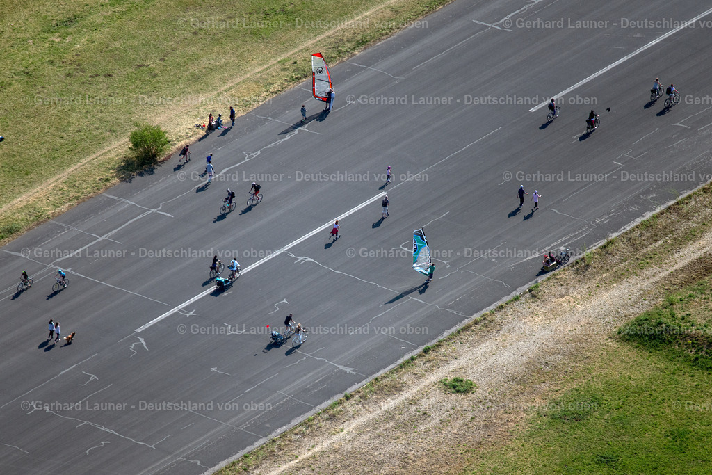 4025111 | sportliche Freizeitgestaltung im Landschaftspark Hachinger Tal, Neubiberg, München
