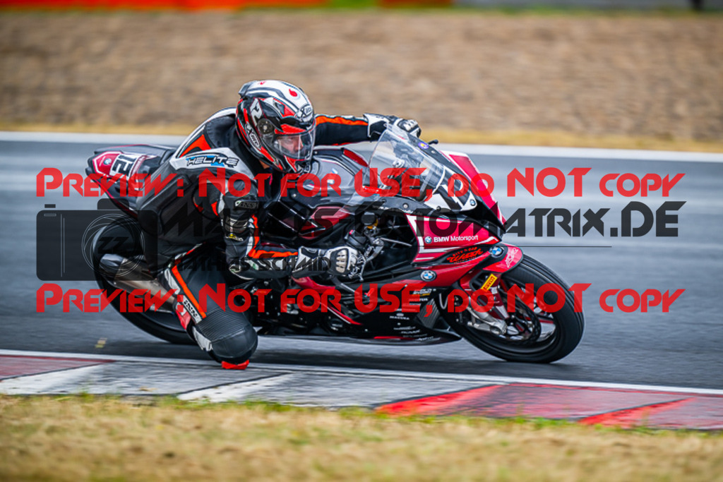 MaZZes_FotoMatrix_220625_7466 | PROSUPERSTOCK