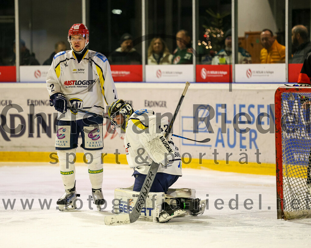 2023-12-26_090_TSV_Erding_gegen_ERV_Schweinfurt | Erding, Deutschland, 26.12.2023:
Eishockey, Bayernliga Vorrunde 2023 / 2024, 20. Spieltag, TSV Erding gegen ERV Schweinfurt, Endergebnis: 9:3

Torwart Benedict Roßberg (ERV Schweinfurt, #42)

Foto: Christian Riedel / fotografie-riedel.net