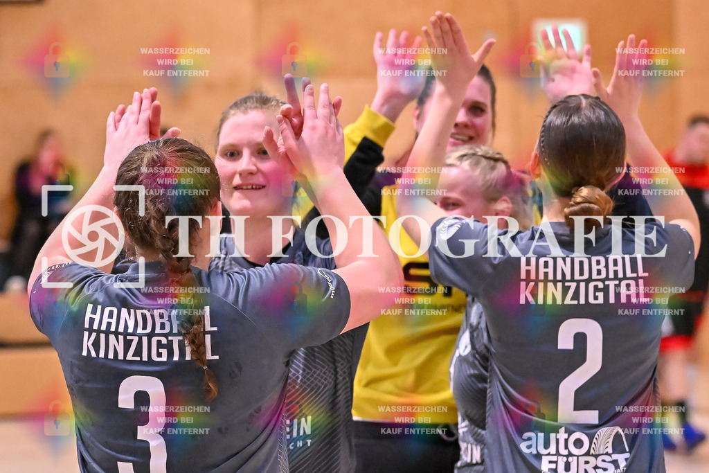 GER, SG Maulburg/Steinen - HB Kinzigtal, Handball, Suedbadenliga, 22. Spieltag, Saison 2023/2024, 27.04.2024 | Team HB Kinzigtal siegt und ist voller Freude. 

GER, SG Maulburg/Steinen - HB Kinzigtal, Handball, Suedbadenliga, 22. Spieltag, Saison 2023/2024, 27.04.2024

Foto: TH Fotografie/Thomas Hess