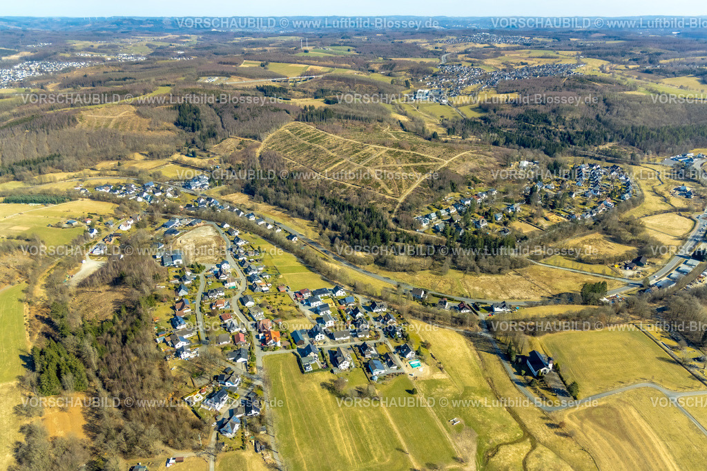 Wenden250307637Hillmicke | Luftbild, Wohngebiet Ortsansicht Ortsteil Brün, Waldgebiet mit Waldschäden, Brün, Wenden, Sauerland, Nordrhein-Westfalen, Deutschland