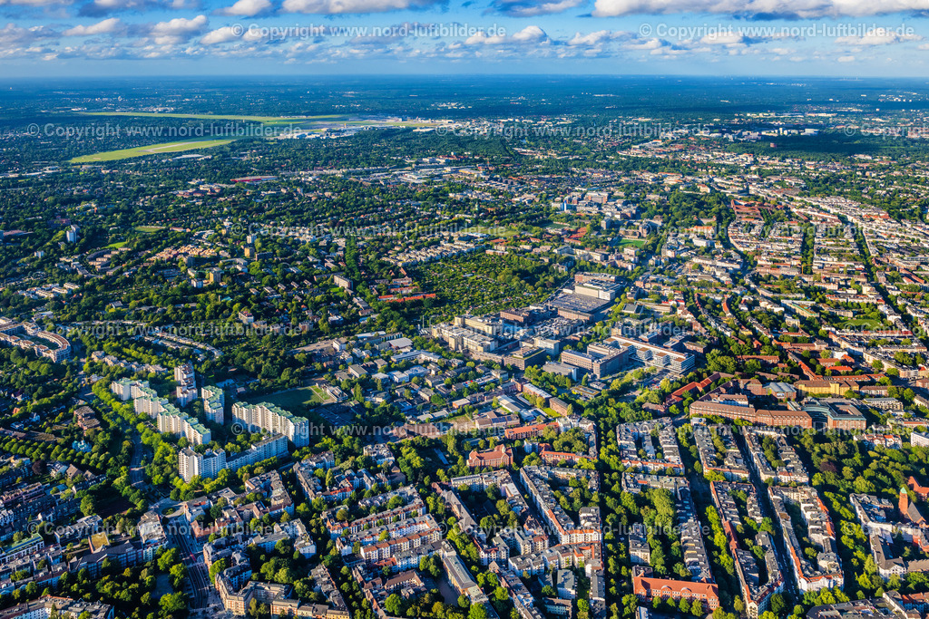 Hamburg_Eimsbüttel_Beiersdorf_Gewerbegebiet_ELS_2577090823 | HAMBURG 09.08.2023 Innenstadtbereich im Stadtgebiet im Ortsteil Lokstedt in Hamburg, Deutschland. // Cityscape of the district in the district Lokstedt in Hamburg, Germany. Foto: Martin Elsen