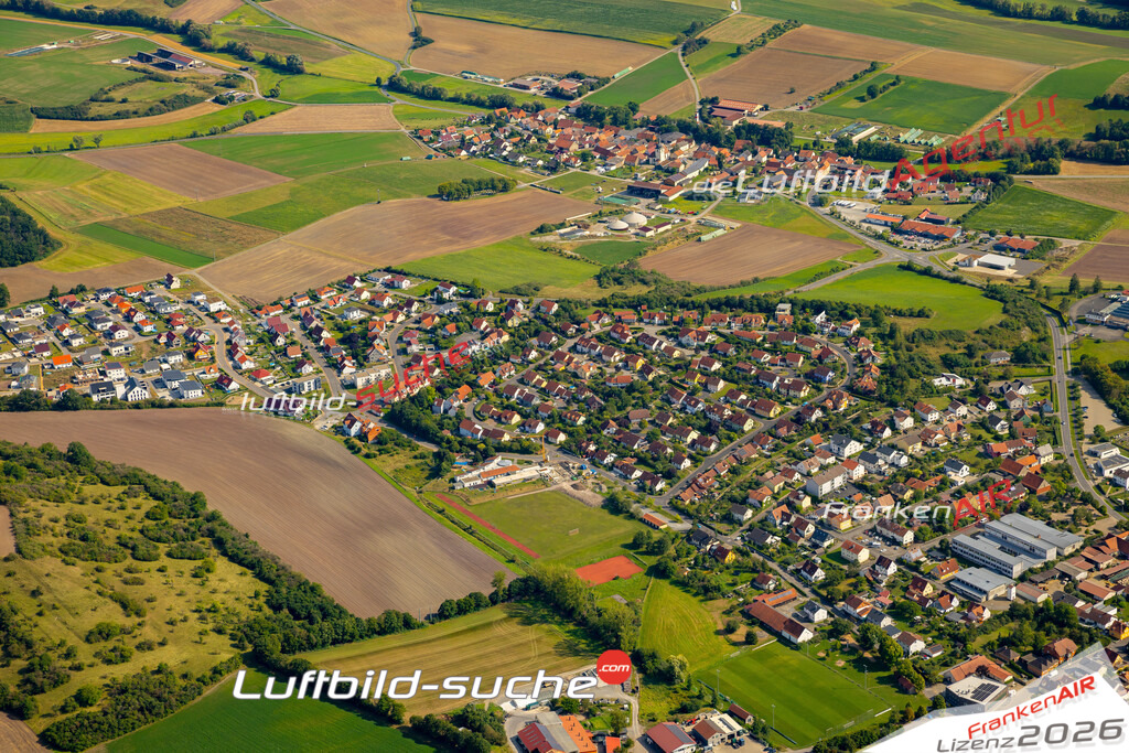 Das Luftbild zeigt :  Stadtlauringen - Die Luftaufnahme wurde 2024 vom UL-Flugzeug aus erstellt ( keine Drohne ) - Hochauflösende Luftaufnahme - Für grossformatige Ausdrucke geeignet. Die Geschenkidee !Mit Lizenz und Bildrechte bestellbar