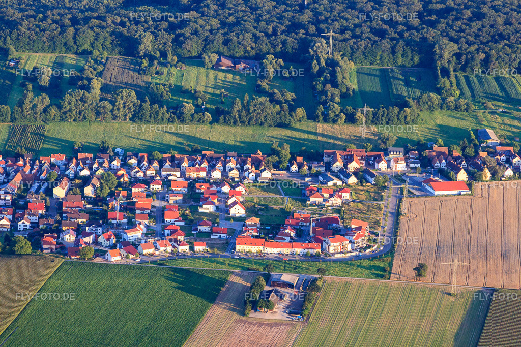 Am Höhenweg | Luftbild: Am Höhenweg in Kandel im Bundesland Rheinland-Pfalz in Deutschland. Foto: IMG_51148.jpg vom 22.07.2012 durch Werner Riehm/FLY-FOTO.de - Realisiert mit Pictrs.com