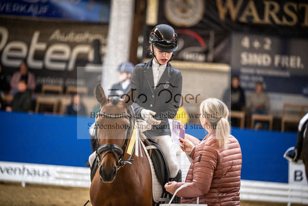 DOS_0019 | Entdecke hochwertige Reitturnierfotos von Foto Oger. Professionell, emotional und authentisch – jetzt Lieblingsmomente im Shop bestellen.Deutschlandweite Turnierfotografie. - Realisiert mit Pictrs.com