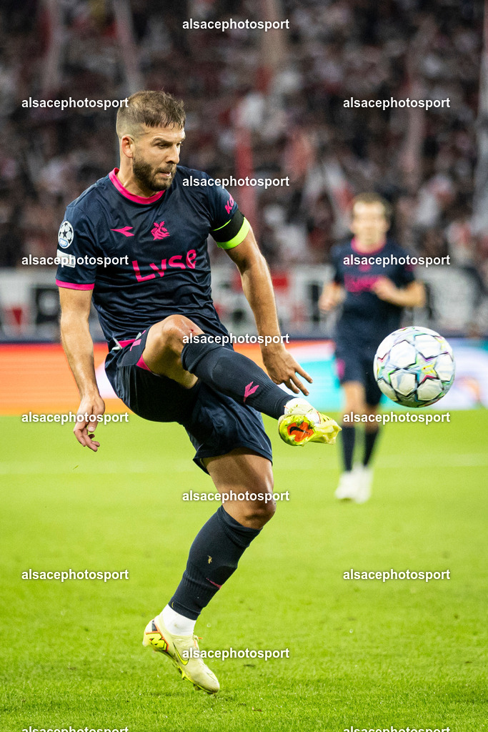 _B7A5218 | STUTTGART, GERMANY - SEPTEMBER 09: Zlatko Tripic #10  during the UEFA Champions League 2026/27 League Phase MD1 match between VfB Stuttgart and Viking FK at Stuttgart Arena on September 09, 2026 in Stuttgart, Germany. - Realisiert mit Pictrs.com
