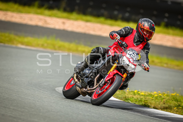 0459-260606BB-012_459 | Deine Full-Service-Agentur für ✔️Videoproduktionen und ✔️Motorsportfotografie Jetzt Angebot anfragen!