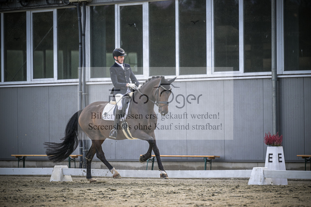 DOS_1365 | Entdecke hochwertige Reitturnierfotos von Foto Oger. Professionell, emotional und authentisch – jetzt Lieblingsmomente im Shop bestellen.Deutschlandweite Turnierfotografie. - Realisiert mit Pictrs.com