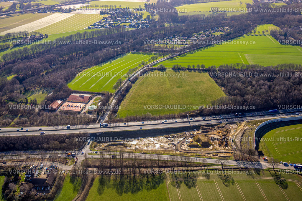 Unna230213206 | Luftbild, Baustelle und Standstreifen-Ausbau der Autobahn B1 / A40 zwischen Anschlussstelle Holzwickede und Kreuz Dortmund/Unna nahe dem Flughafen Dortmund Airport, Holzwickede, Ruhrgebiet, Nordrhein-Westfalen, Deutschland