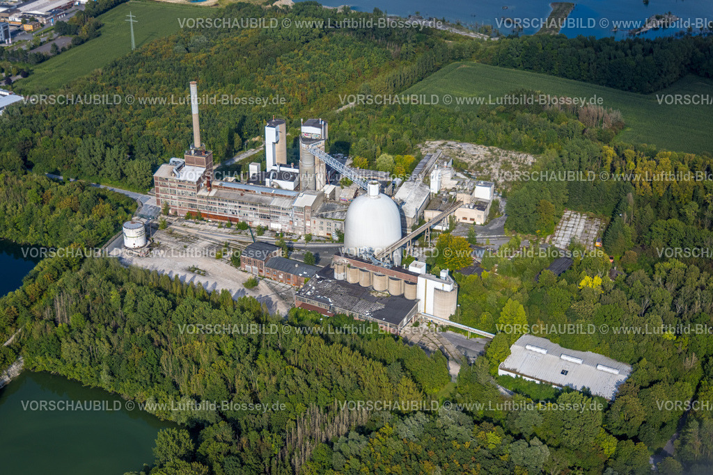 Beckum230805032 | Luftbild, Zementwerk Mersmann im Waldgebiet, Beckum, Münsterland, Nordrhein-Westfalen, Deutschland