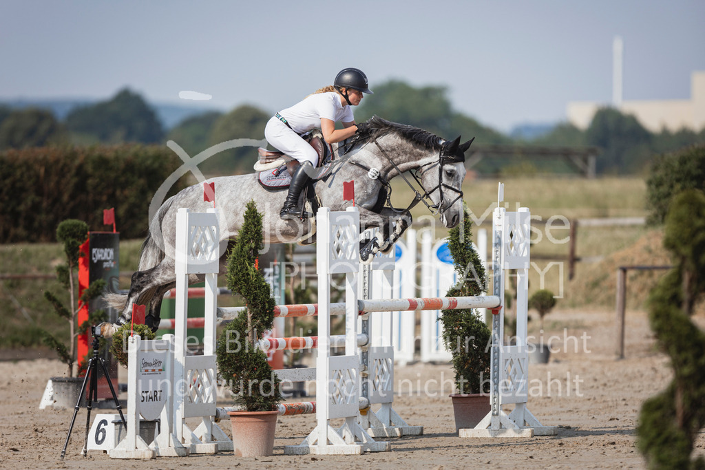240627_LüPfSpTa_SprPf-M-237 | Deine schönsten Turniermomente als professionelle Fotos! Entdecke hochwertige Pferdesport-Fotografie im Online-Shop. Jetzt Fotos finden & bestellen!