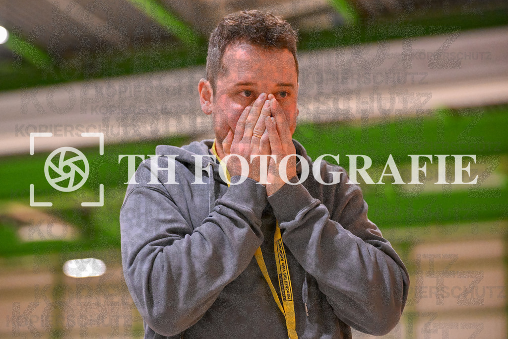GER, SG Maulburg/Steinen - SG Koendringen/Teningen 2, Handball, Landesliga, 21. Spieltag, Saison 2023/2024, 23.03.2024 | Cornelius Stoerk (SG Maulburg/Steinen, Trainer)

GER, SG Maulburg/Steinen - SG Koendringen/Teningen 2, Handball, Landesliga, 21. Spieltag, Saison 2023/2024, 23.03.2024

Foto: TH Fotografie/Thomas Hess