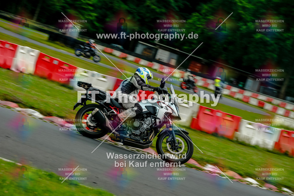 VBK-3696 | Hier findet Ihr Bilder von Touristenfahrten auf der Nürburgring Nordschleife oder von anderen Veranstaltungen die ich besucht habe. Viel Spass beim Durch Schauen 