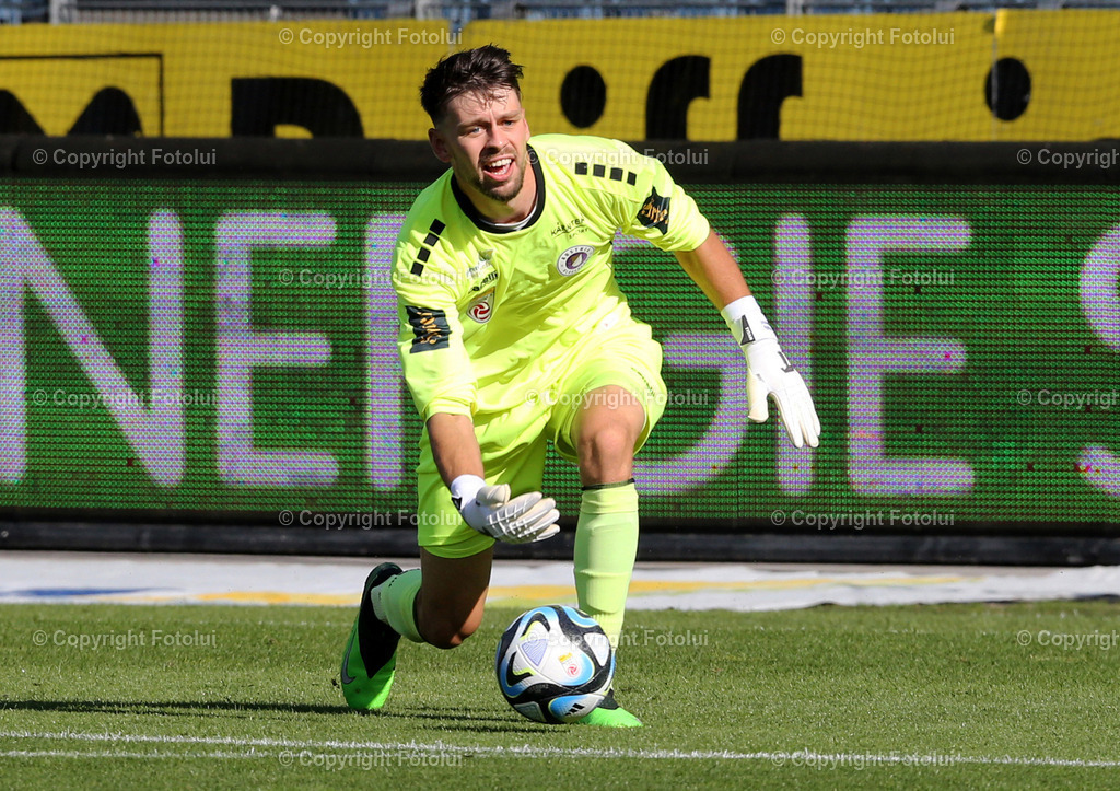 A_LUI_120823_0006 | SPORT,FUSSBALL,ADMIRAL BUNDESLIGA STURM GRAZ-AUSTRIA KLAGENFURT IM BILD: PHILLIP MENZEL  (KLAGENFURT) FOTOLUI/MW
