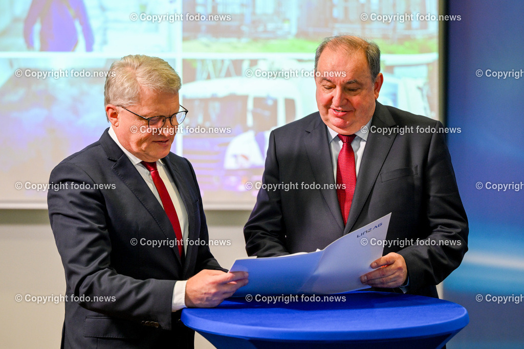 Pressekonferenz Linz AG_ Investitionen Ausblick 2024_ 19.02.2024-22 | 19.02.2024, Linz AG, AUT, Pressekonferenz Linz AG, Investitionen Ausblick 2024, im Bild Klaus Luger (SP, Bgm. der Stadt Linz), Erich Haider (Generaldirektor der LINZ AG)