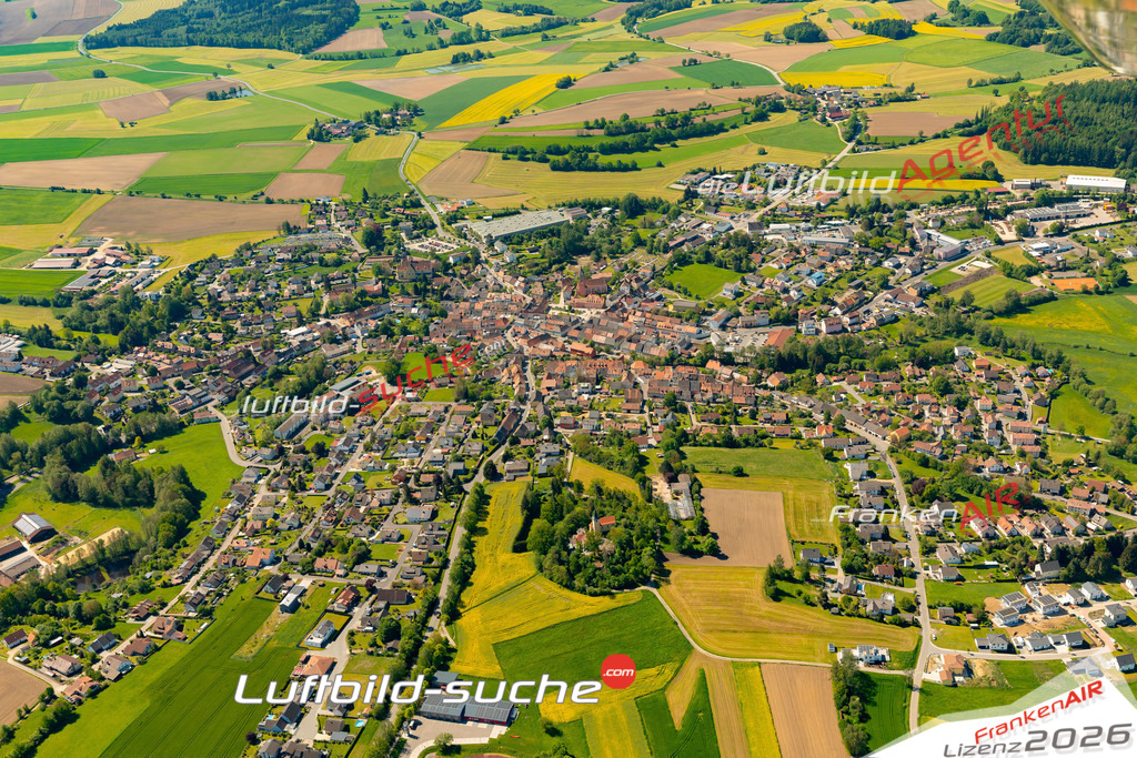 Das Luftbild zeigt :  Floß - Die Luftaufnahme wurde 2024 vom UL-Flugzeug aus erstellt ( keine Drohne ) - Hochauflösende Luftaufnahme - Für grossformatige Ausdrucke geeignet. Die Geschenkidee !Mit Lizenz und Bildrechte bestellbar