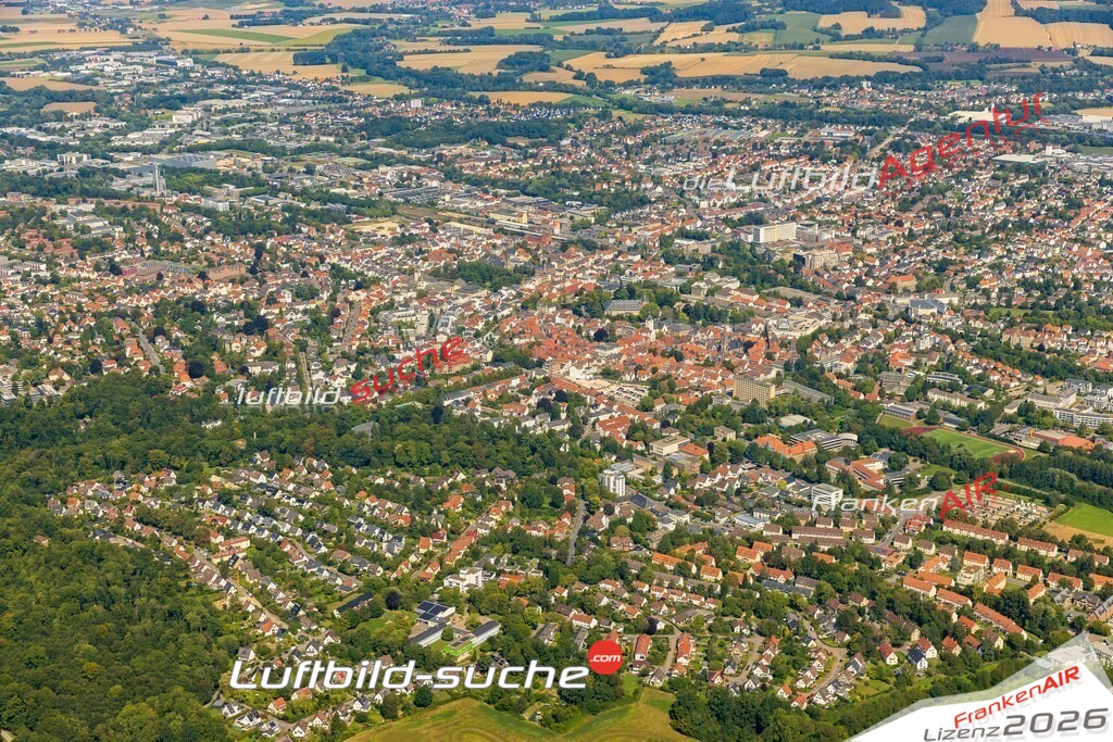 Luftbild Detmold - Die Luftaufnahme wurde 2025 vom UL-Flugzeug heraus erstellt ( keine Drohne ) - Hochauflösende Luftaufnahme - für professionelle Ausdrucke geeignet. Die Geschenkidee !Hier alle&nbsp;Infos zur Lizenzierung der LuftaufnahmeWir fliegen auch dieses Jahr wieder in Ihre Region um Luftbilder zu erstellen.- Luftbild anfragen