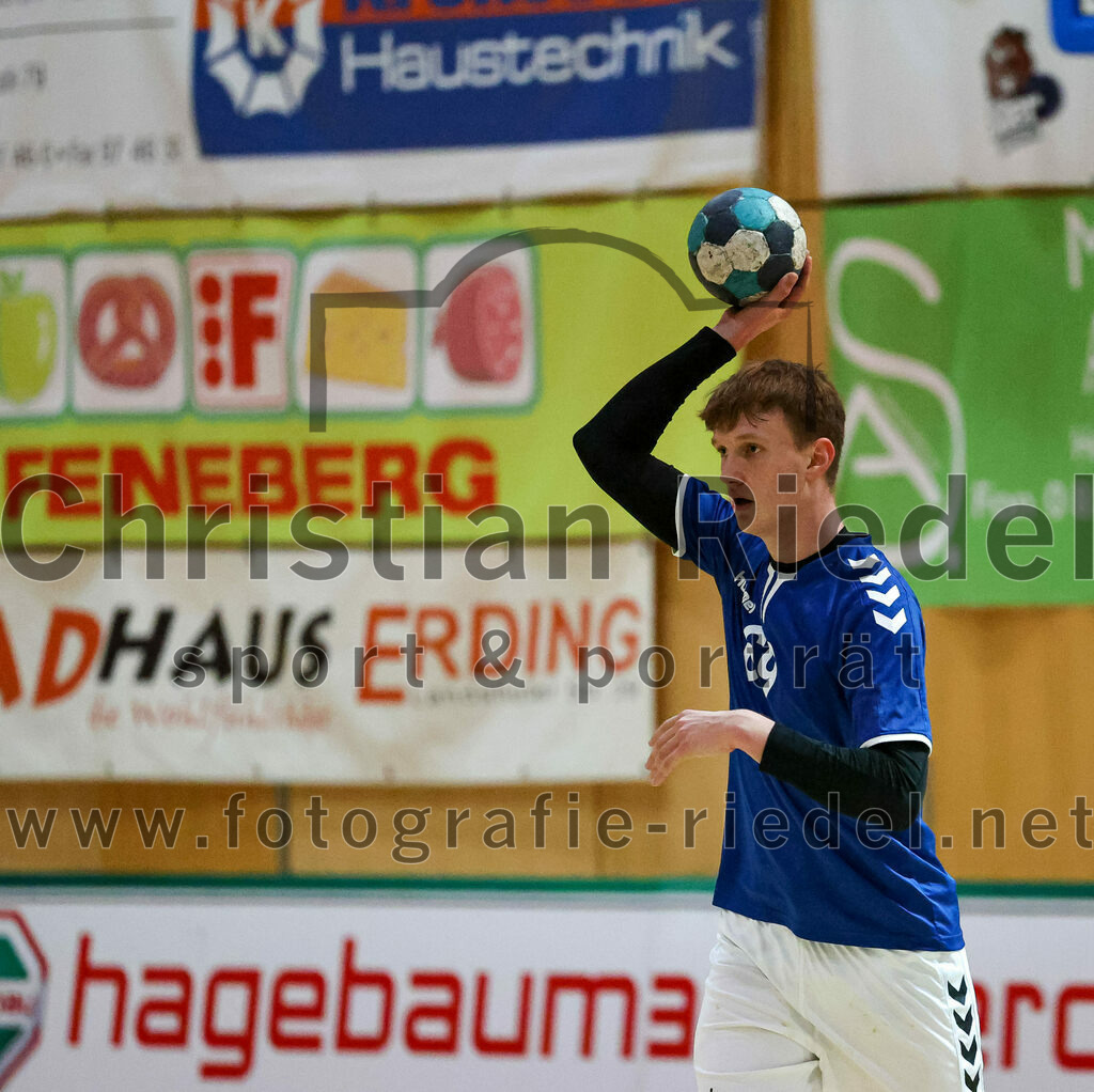 2022-11-19_073_SpVgg_Altenerding_gegen_TG_Landshut_II | Erding, Deutschland, 19.11.2022:
Handball, Bezirksoberliga Männer 2022 / 2023, 9. Spieltag, SpVgg Altenerding gegen TG Landshut II, Endergebnis: 33:31

Tizian Baumann (TG Landshut, #69)

Foto: Christian Riedel / fotografie-riedel.net