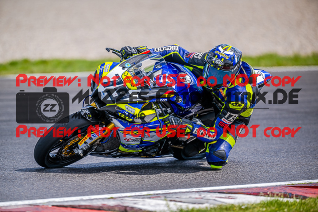 MaZZes_FotoMatrix_220506_90310 | Fotograf Mathias Schmid
Sportfotograf,
Eventfotograf,
Hochzeitsfotograf,
Portraitfotograf